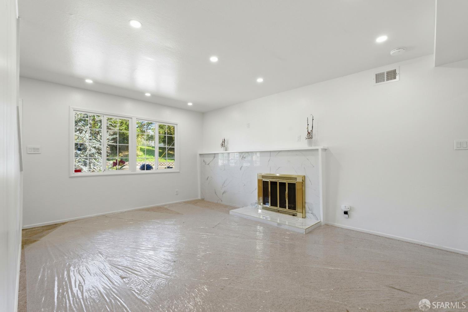 Detail Gallery Image 6 of 26 For 5880 Olinda Rd, El Sobrante,  CA 94803 - 4 Beds | 2 Baths