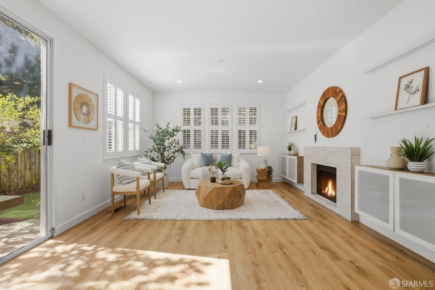 Detail Gallery Image 14 of 62 For 2624 Carlmont Dr, Belmont,  CA 94002 - 3 Beds | 2/1 Baths