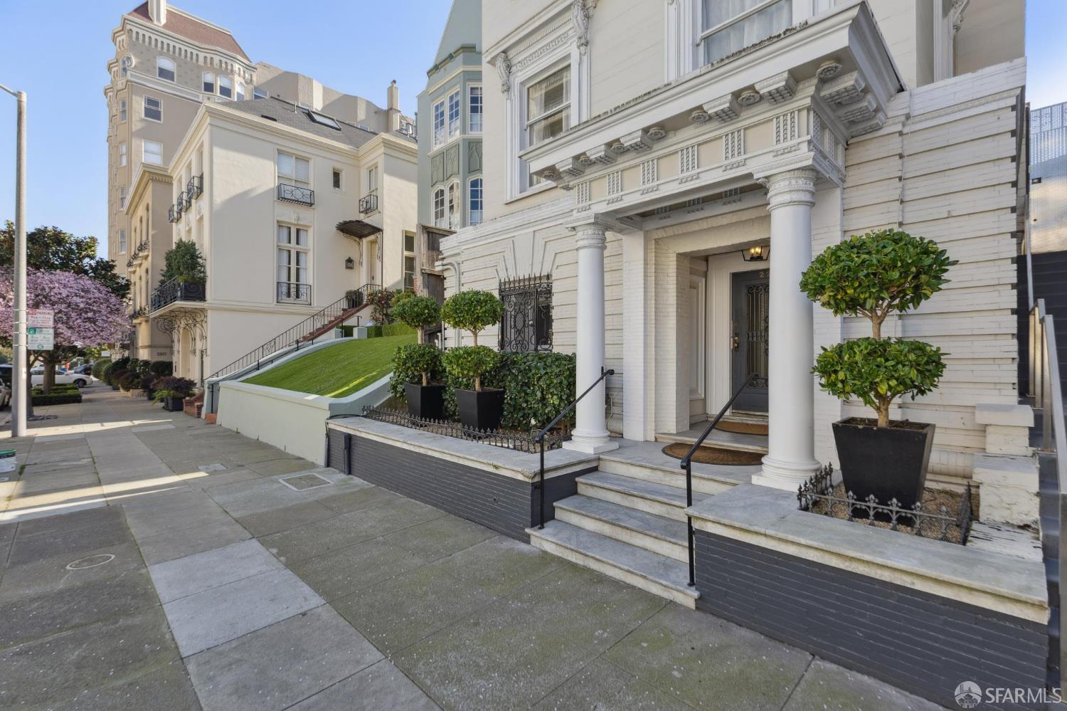 Detail Gallery Image 3 of 57 For 2217 Pacific Ave #4,  San Francisco,  CA 94115 - 2 Beds | 1 Baths