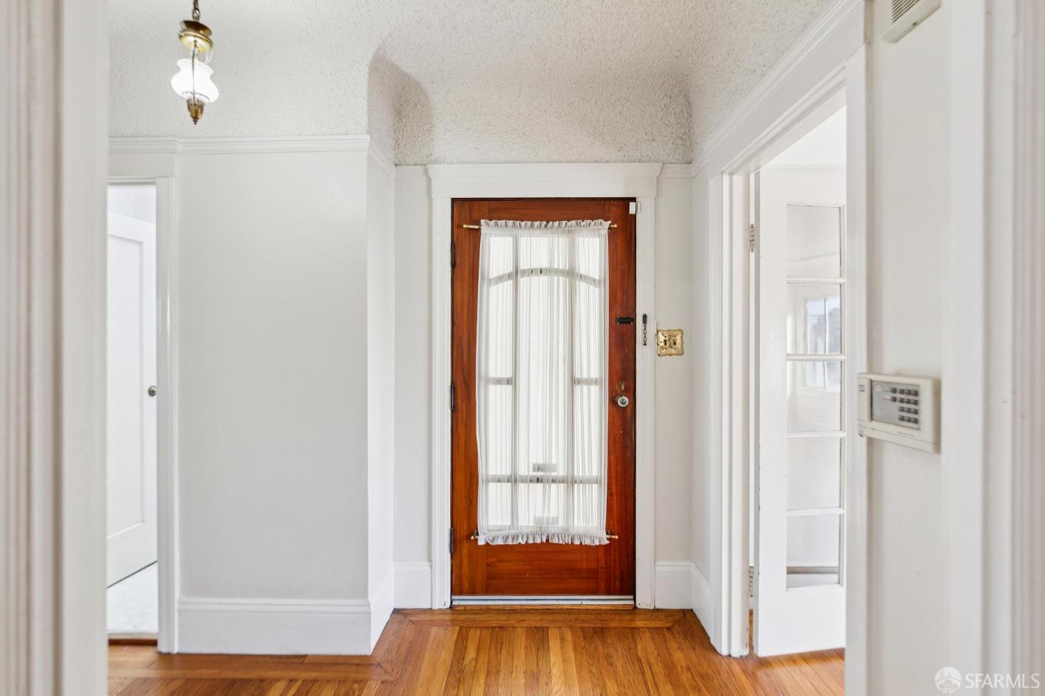 Detail Gallery Image 4 of 35 For 463 Templeton Ave, Daly City,  CA 94014 - 2 Beds | 1 Baths