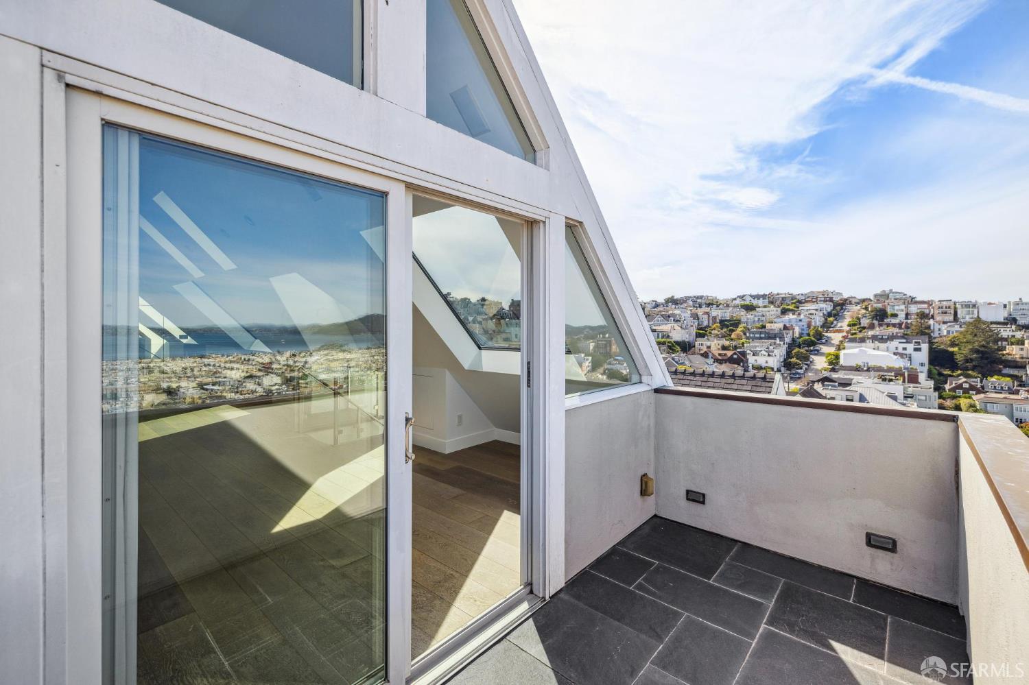 Detail Gallery Image 76 of 98 For 2336 Broadway St, San Francisco,  CA 94115 - 6 Beds | 6/1 Baths