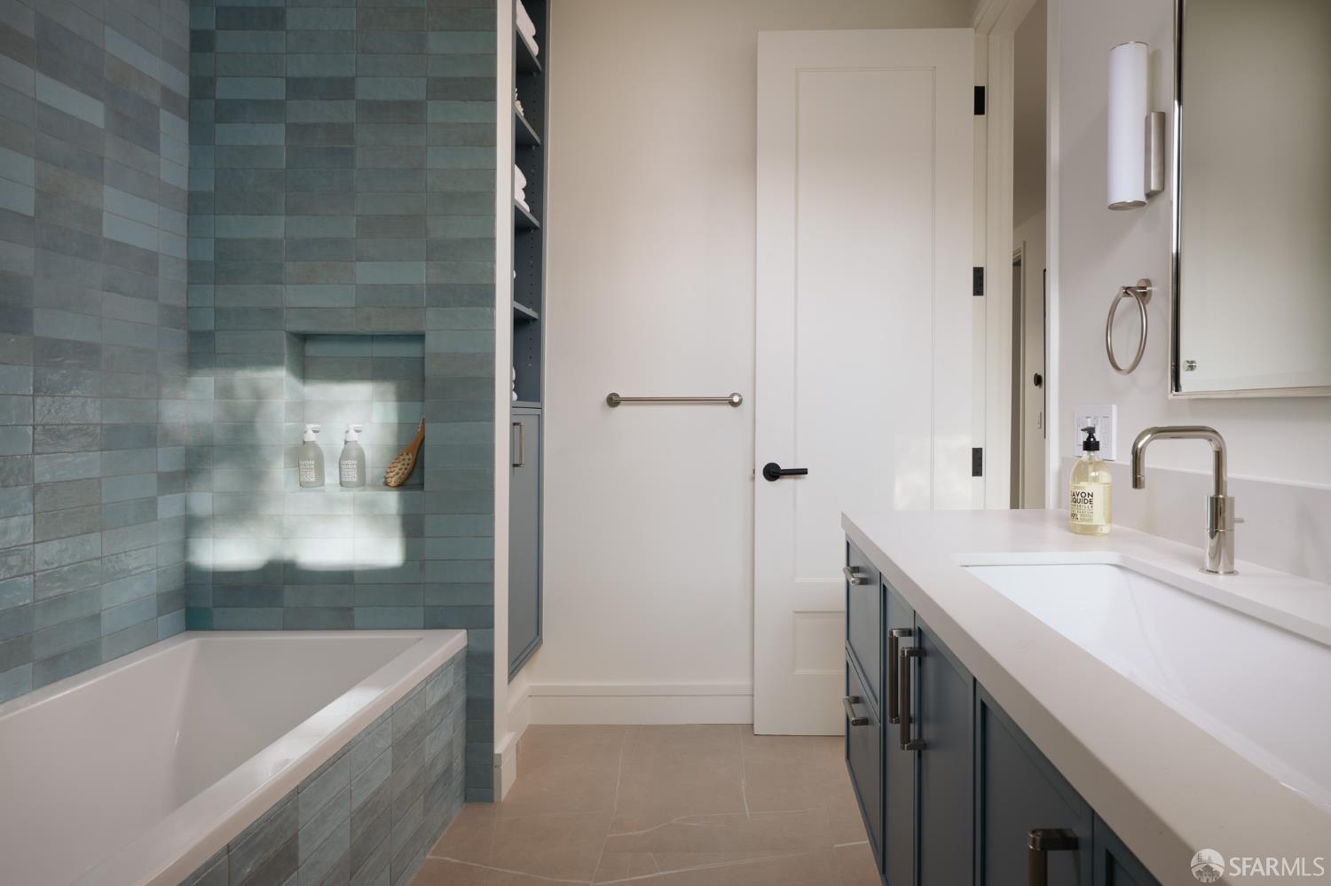 Detail Gallery Image 16 of 37 For 10 5th Ave, San Francisco,  CA 94118 - 7 Beds | 4/2 Baths