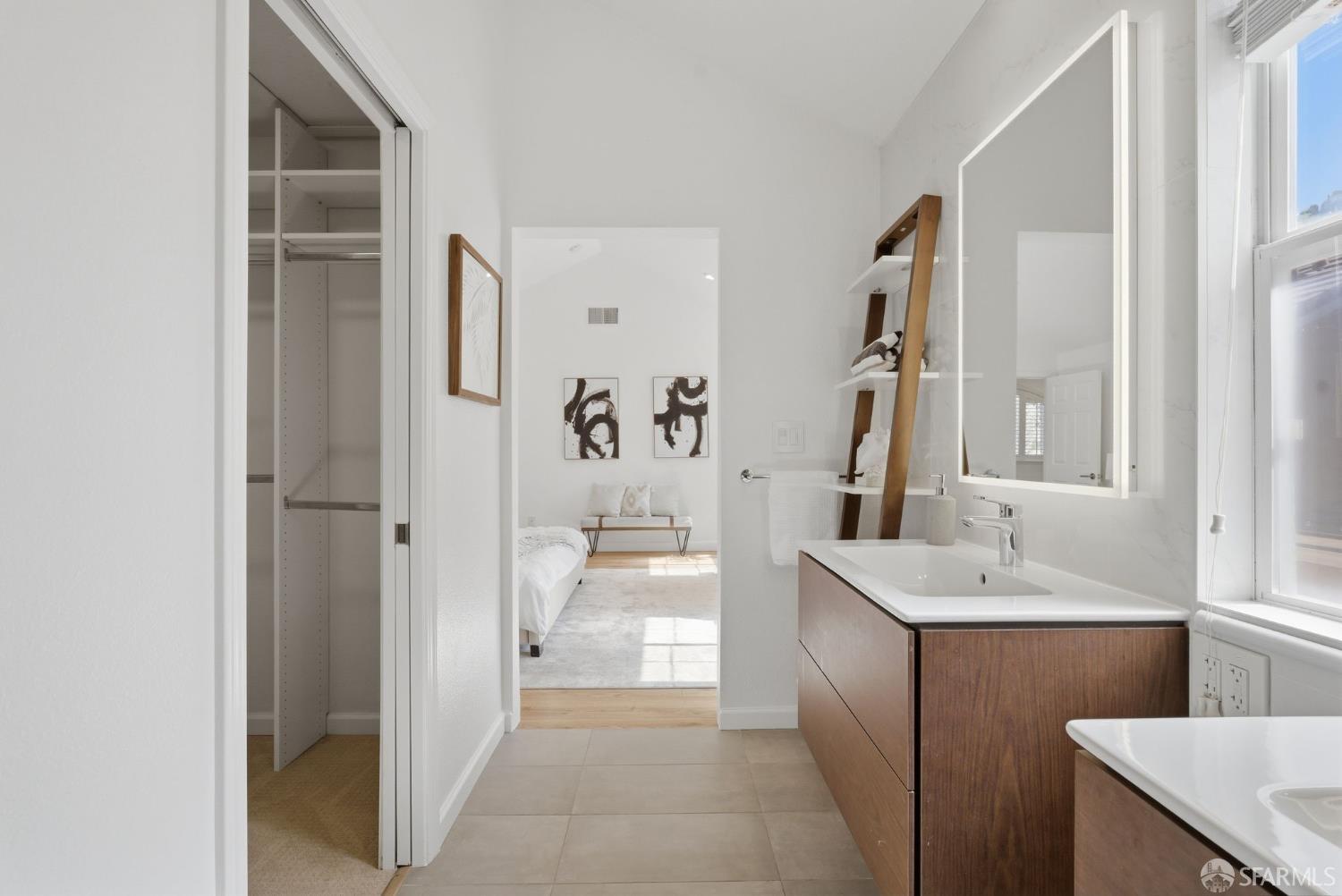 Detail Gallery Image 21 of 62 For 2624 Carlmont Dr, Belmont,  CA 94002 - 3 Beds | 2/1 Baths