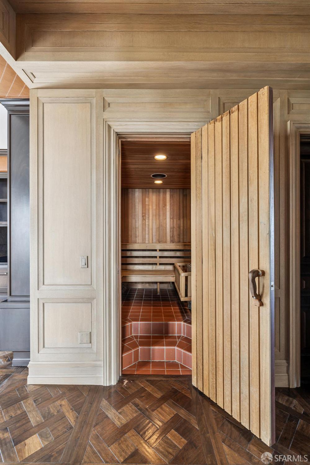 Detail Gallery Image 45 of 98 For 2336 Broadway St, San Francisco,  CA 94115 - 6 Beds | 6/1 Baths