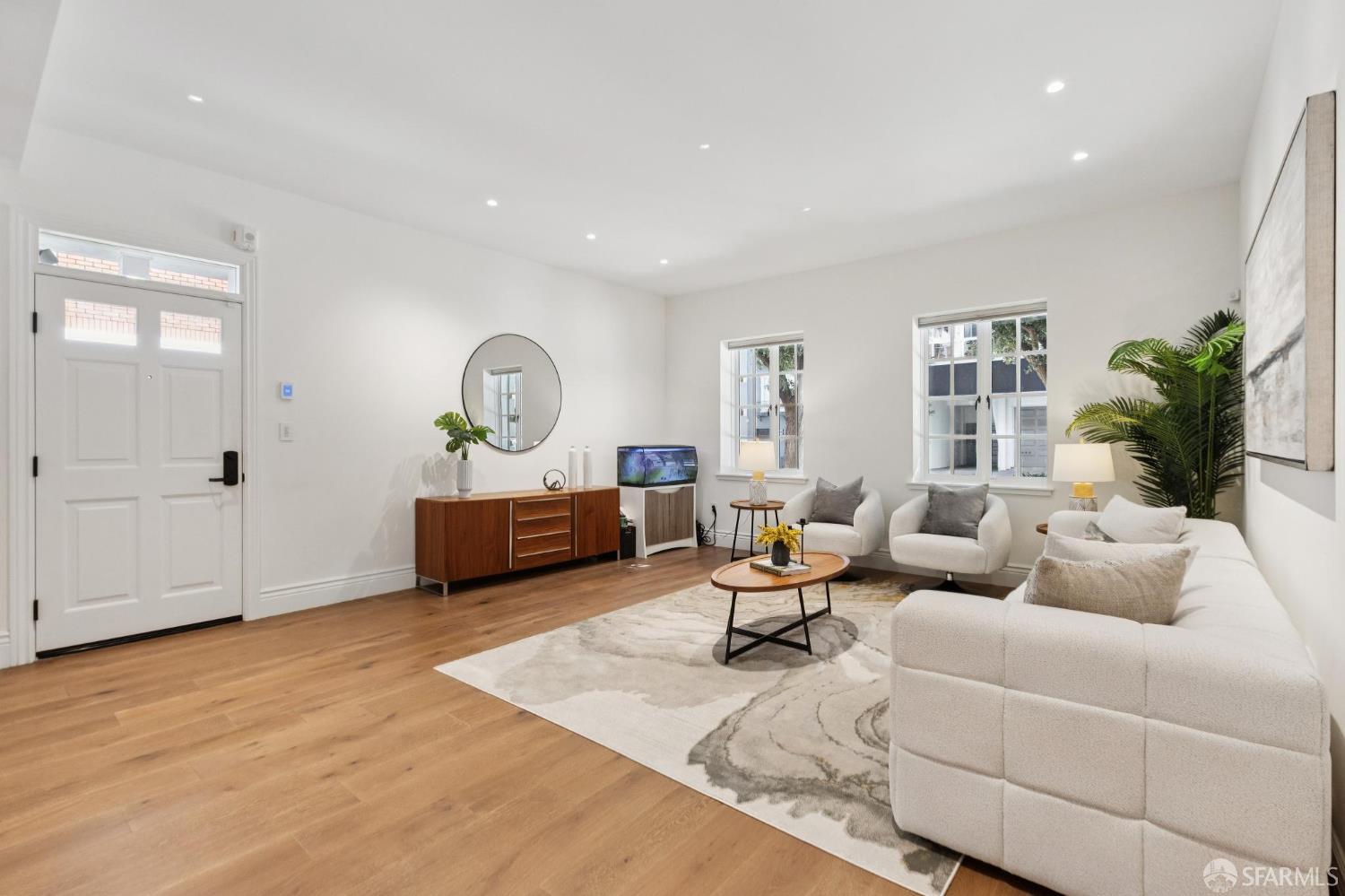 Detail Gallery Image 5 of 42 For 1830 Jackson St #I,  San Francisco,  CA 94109 - 2 Beds | 2 Baths