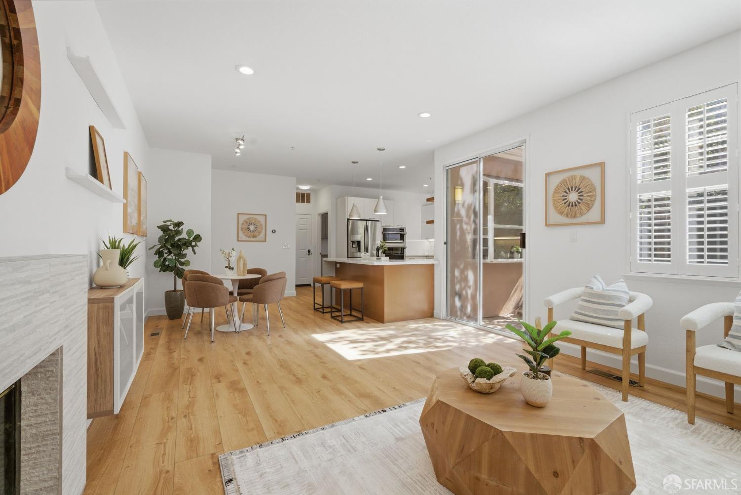 Detail Gallery Image 7 of 62 For 2624 Carlmont Dr, Belmont,  CA 94002 - 3 Beds | 2/1 Baths