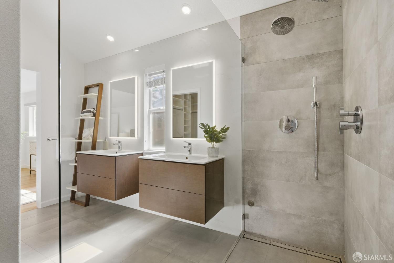 Detail Gallery Image 24 of 62 For 2624 Carlmont Dr, Belmont,  CA 94002 - 3 Beds | 2/1 Baths