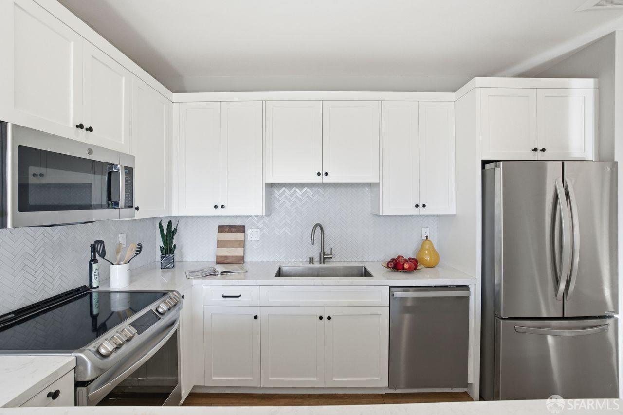 Detail Gallery Image 18 of 54 For 2060 Sutter St #502,  San Francisco,  CA 94115 - 2 Beds | 2 Baths