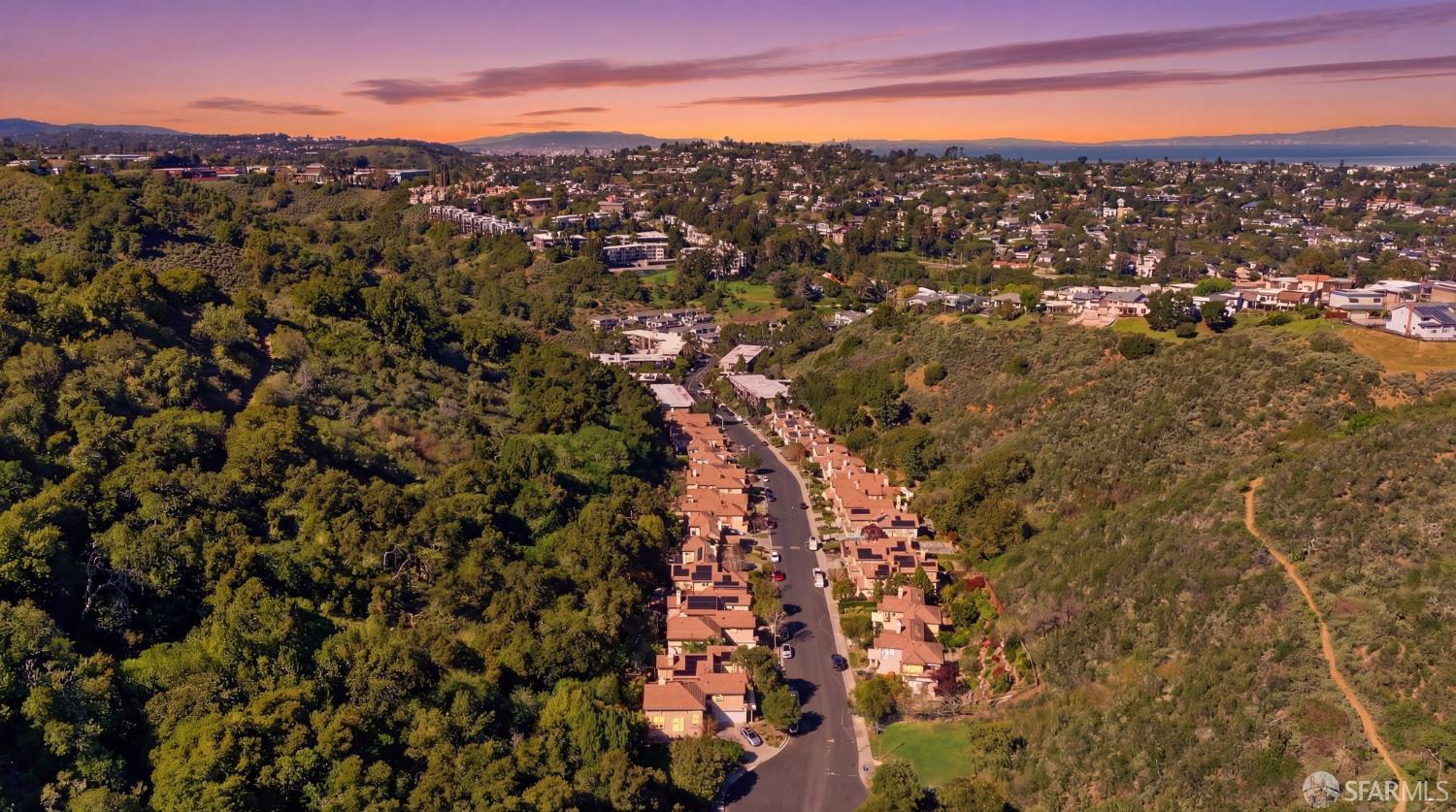 Detail Gallery Image 51 of 62 For 2624 Carlmont Dr, Belmont,  CA 94002 - 3 Beds | 2/1 Baths