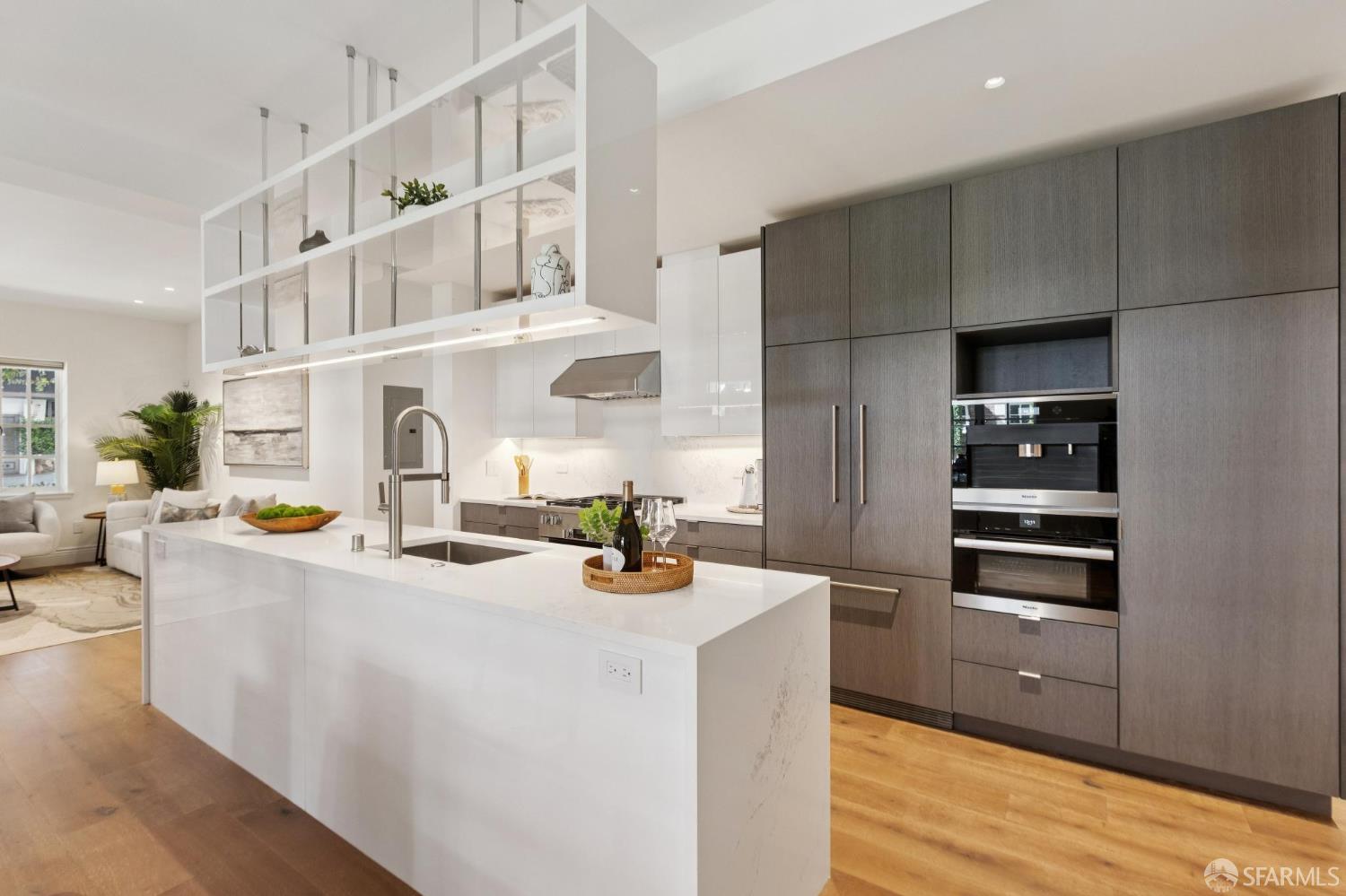 Detail Gallery Image 12 of 42 For 1830 Jackson St #I,  San Francisco,  CA 94109 - 2 Beds | 2 Baths