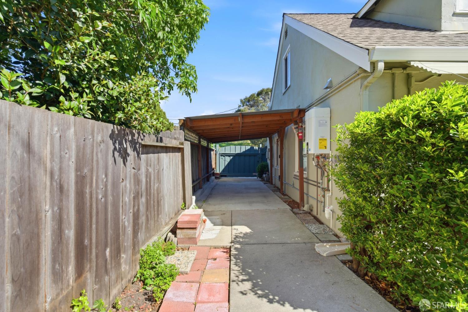 Detail Gallery Image 23 of 26 For 5880 Olinda Rd, El Sobrante,  CA 94803 - 4 Beds | 2 Baths
