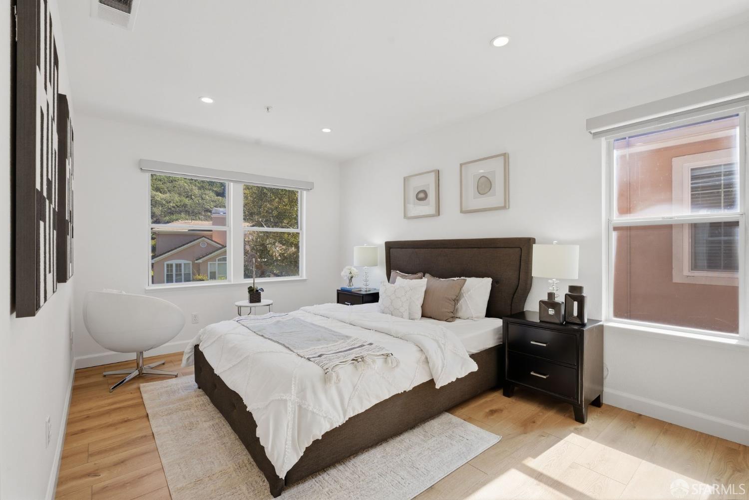 Detail Gallery Image 26 of 62 For 2624 Carlmont Dr, Belmont,  CA 94002 - 3 Beds | 2/1 Baths