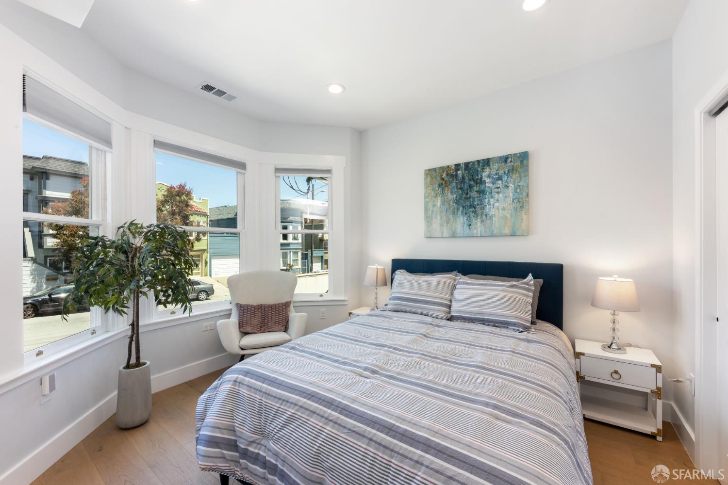 Detail Gallery Image 25 of 47 For 308 Crescent Ave, San Francisco,  CA 94110 - 5 Beds | 3 Baths