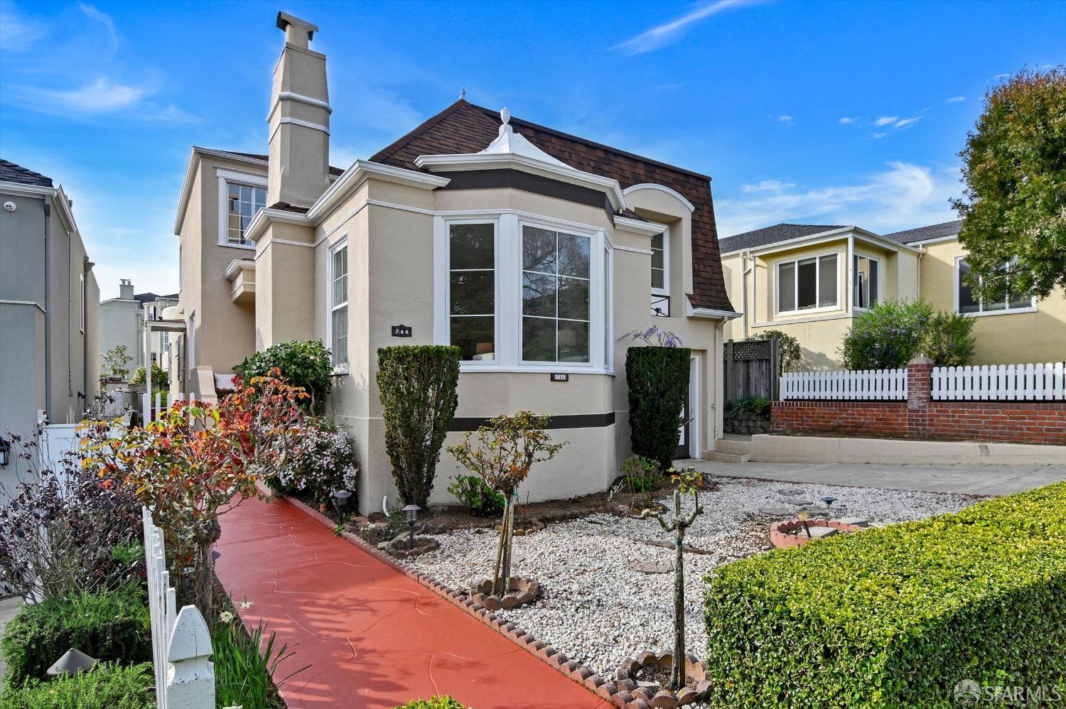 Detail Gallery Image 2 of 68 For 744 Junipero Serra Blvd, San Francisco,  CA 94127 - 4 Beds | 3 Baths