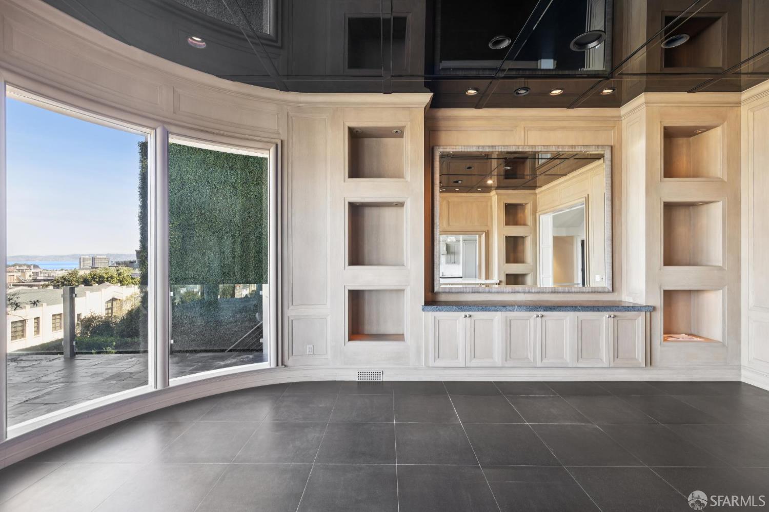 Detail Gallery Image 14 of 98 For 2336 Broadway St, San Francisco,  CA 94115 - 6 Beds | 6/1 Baths