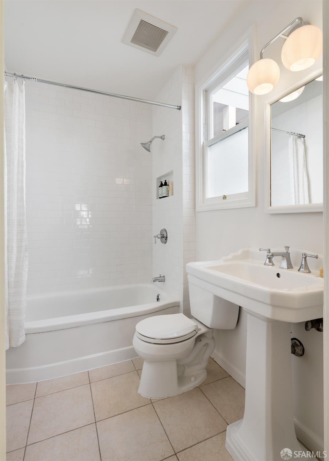 Detail Gallery Image 17 of 44 For 728 Castro St, San Francisco,  CA 94114 - 2 Beds | 2 Baths