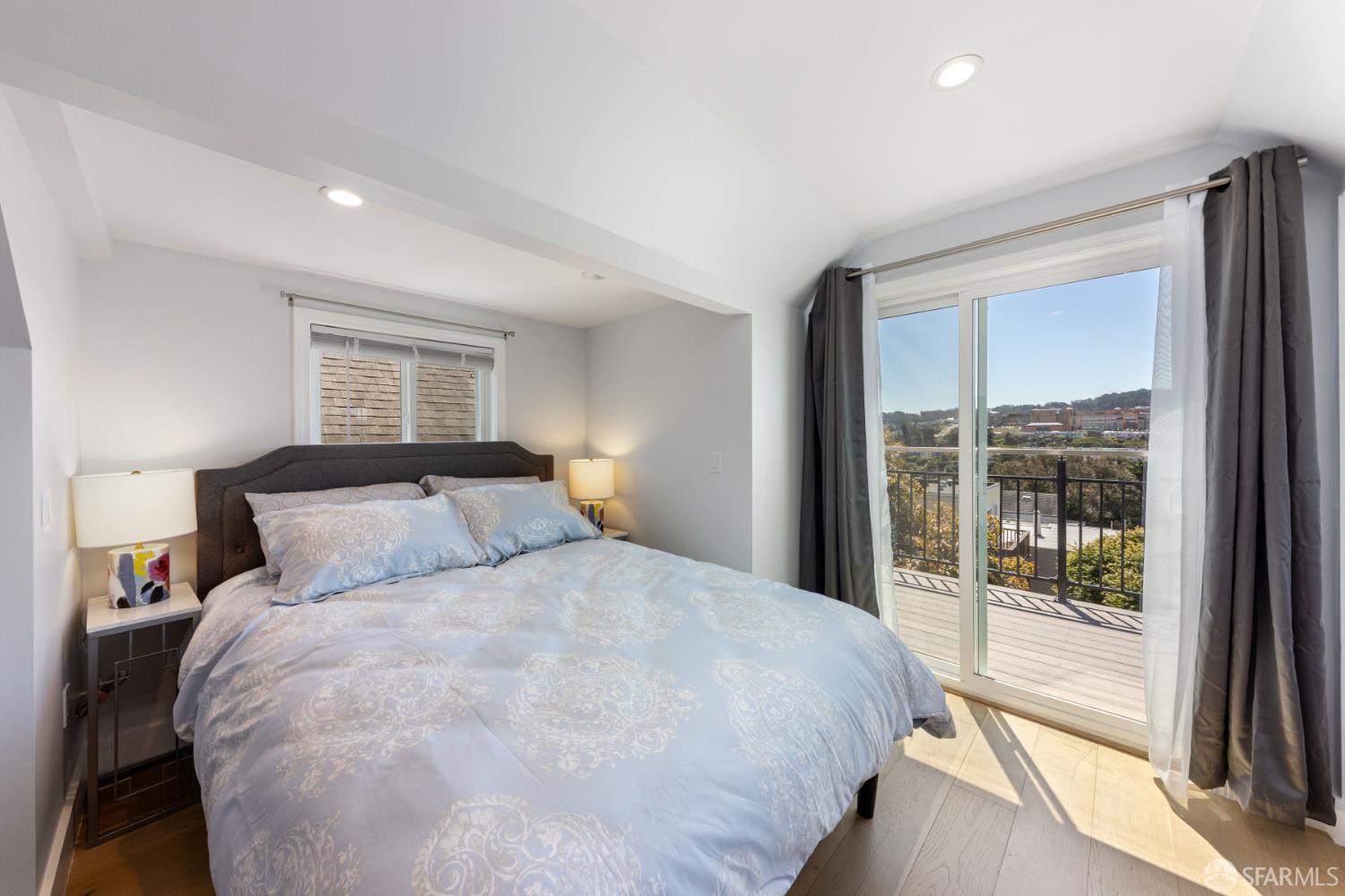 Detail Gallery Image 15 of 47 For 308 Crescent Ave, San Francisco,  CA 94110 - 5 Beds | 3 Baths