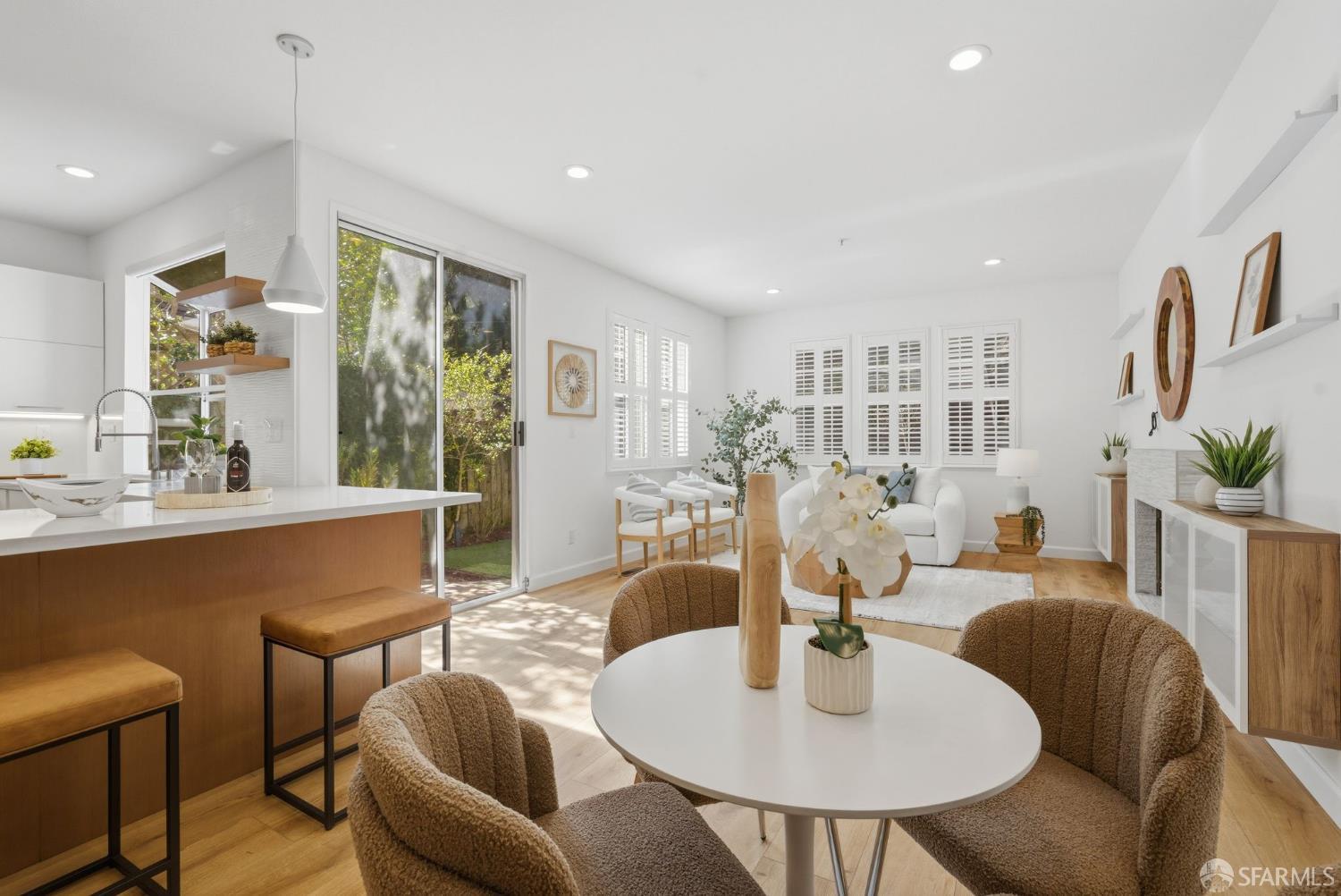 Detail Gallery Image 16 of 62 For 2624 Carlmont Dr, Belmont,  CA 94002 - 3 Beds | 2/1 Baths