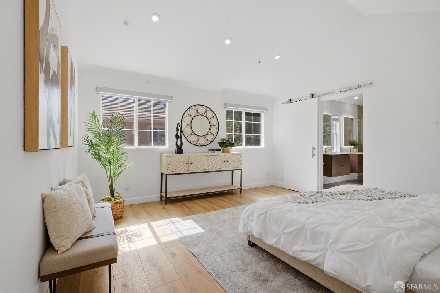 Detail Gallery Image 19 of 62 For 2624 Carlmont Dr, Belmont,  CA 94002 - 3 Beds | 2/1 Baths