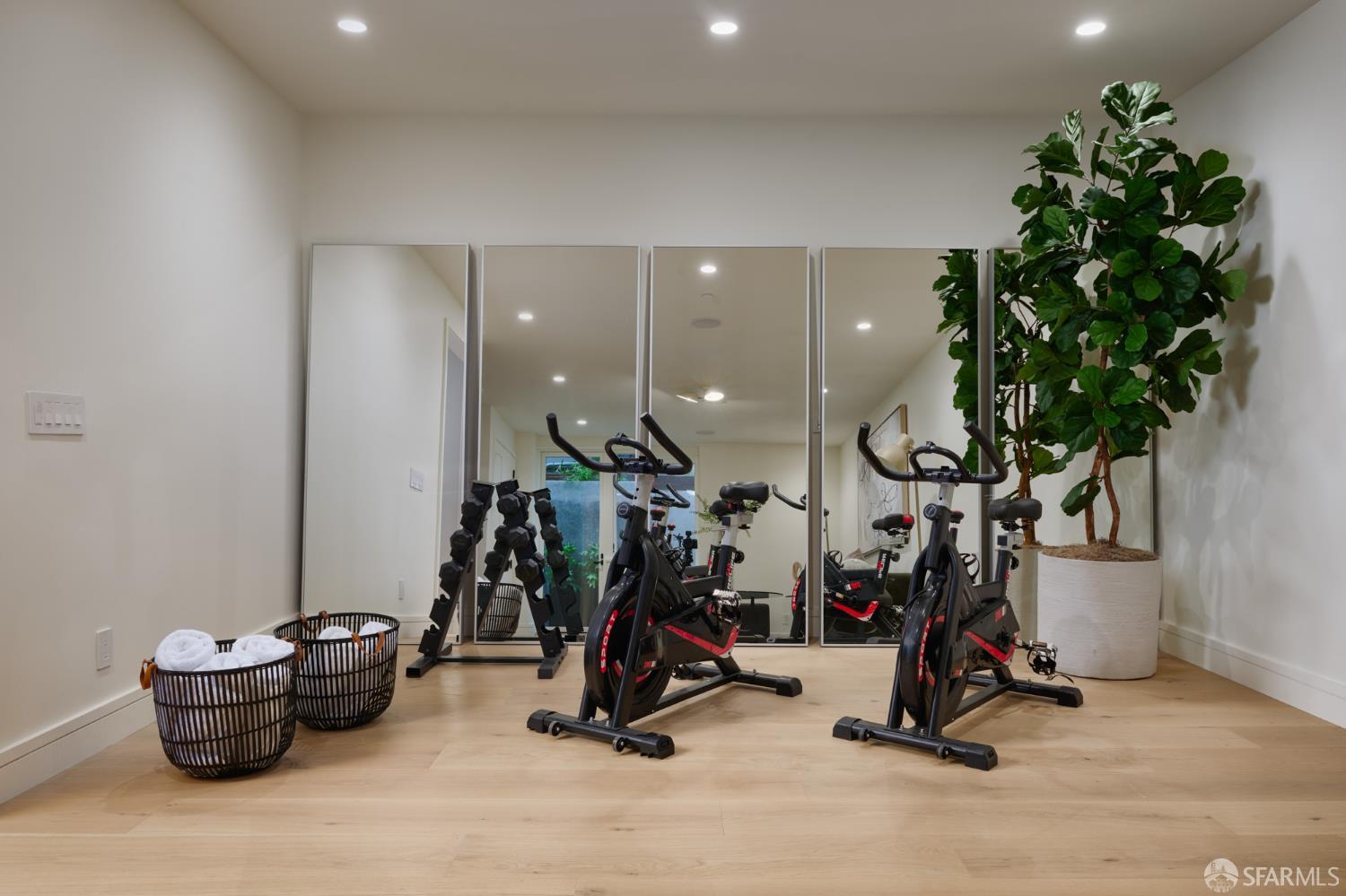 Detail Gallery Image 26 of 37 For 10 5th Ave, San Francisco,  CA 94118 - 7 Beds | 4/2 Baths