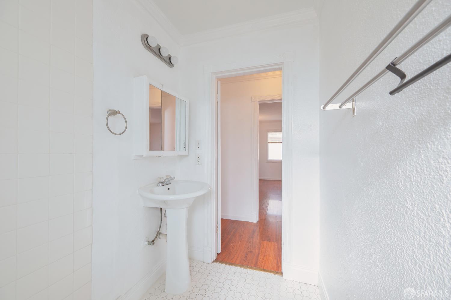 Detail Gallery Image 53 of 68 For 6029 Macarthur Blvd, Oakland,  CA 94605 - 7 Beds | 3 Baths