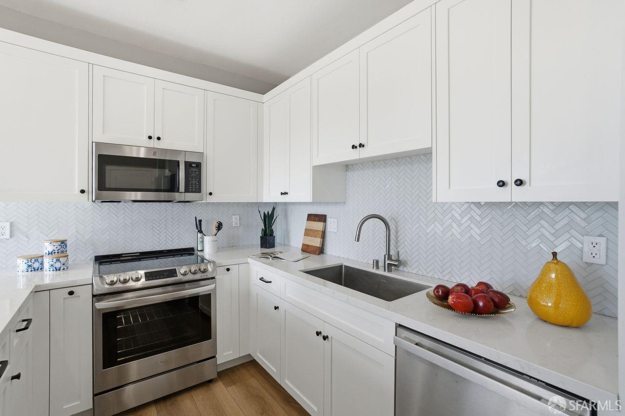 Detail Gallery Image 17 of 54 For 2060 Sutter St #502,  San Francisco,  CA 94115 - 2 Beds | 2 Baths