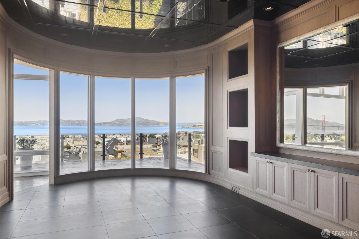 Detail Gallery Image 11 of 98 For 2336 Broadway St, San Francisco,  CA 94115 - 6 Beds | 6/1 Baths