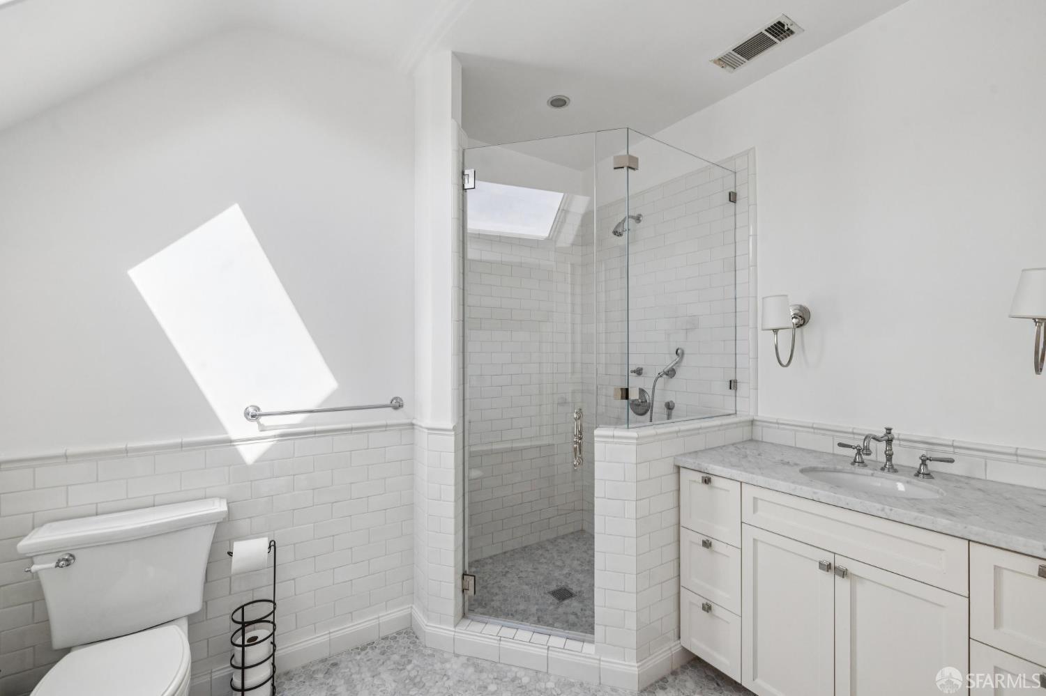 Detail Gallery Image 54 of 98 For 2336 Broadway St, San Francisco,  CA 94115 - 6 Beds | 6/1 Baths