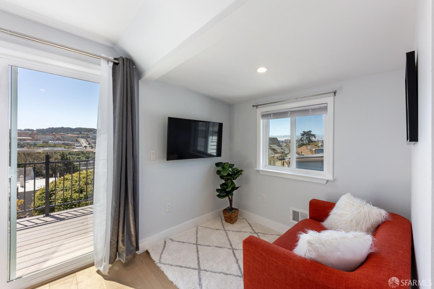 Detail Gallery Image 17 of 47 For 308 Crescent Ave, San Francisco,  CA 94110 - 5 Beds | 3 Baths