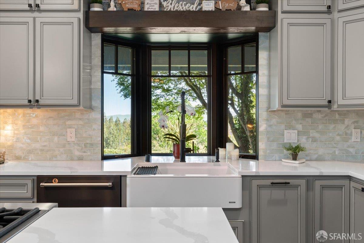 Detail Gallery Image 19 of 95 For 648 Vine Hill Way, Martinez,  CA 94553 - 4 Beds | 4/1 Baths