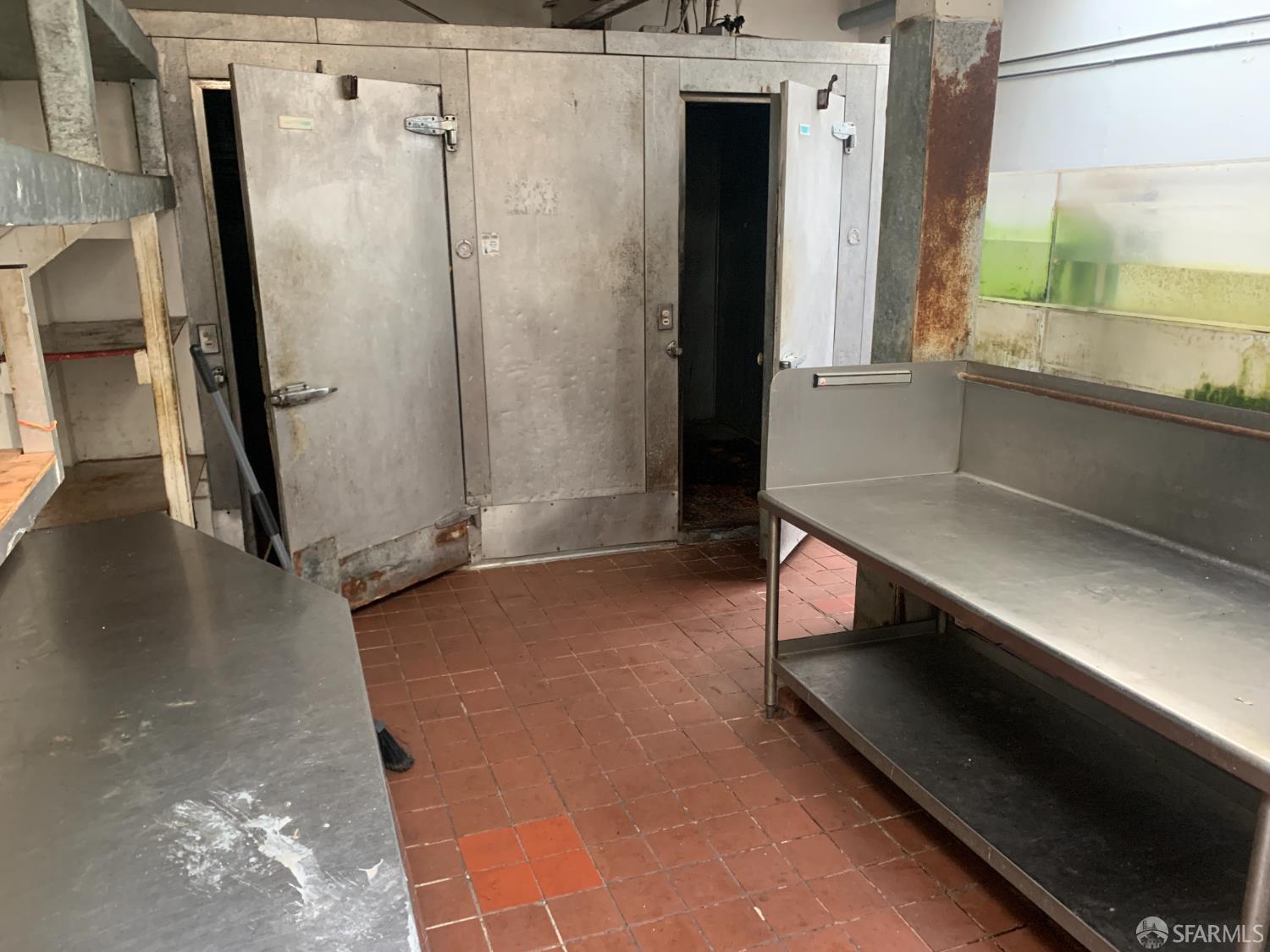 Detail Gallery Image 5 of 10 For 917 Taraval St, San Francisco,  CA 94116 - – Beds | – Baths