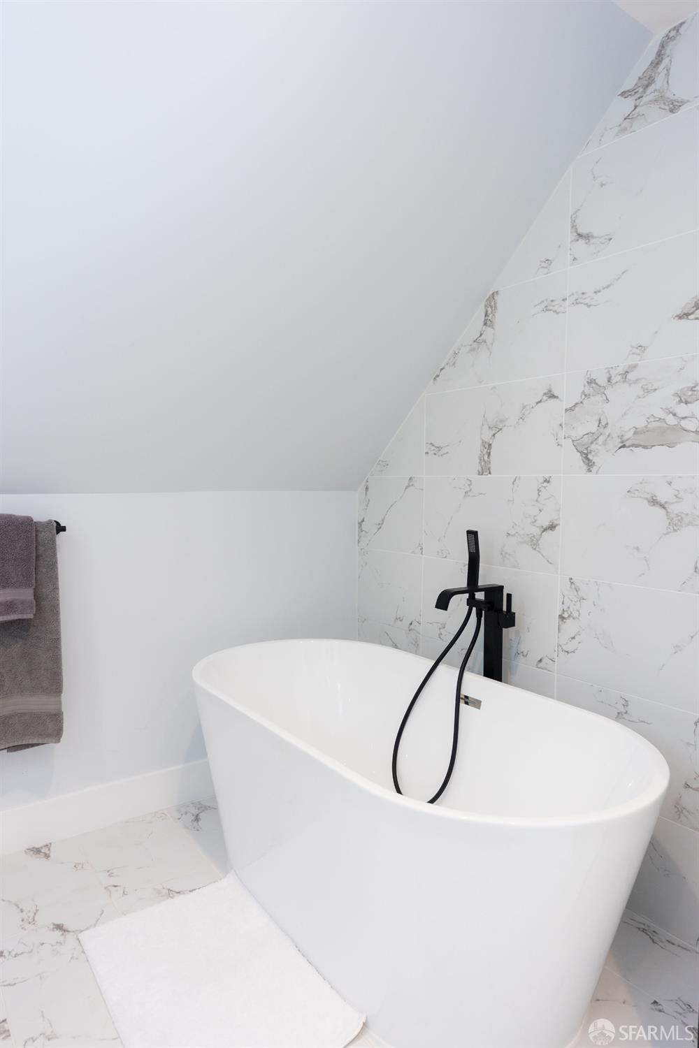 Detail Gallery Image 23 of 47 For 308 Crescent Ave, San Francisco,  CA 94110 - 5 Beds | 3 Baths