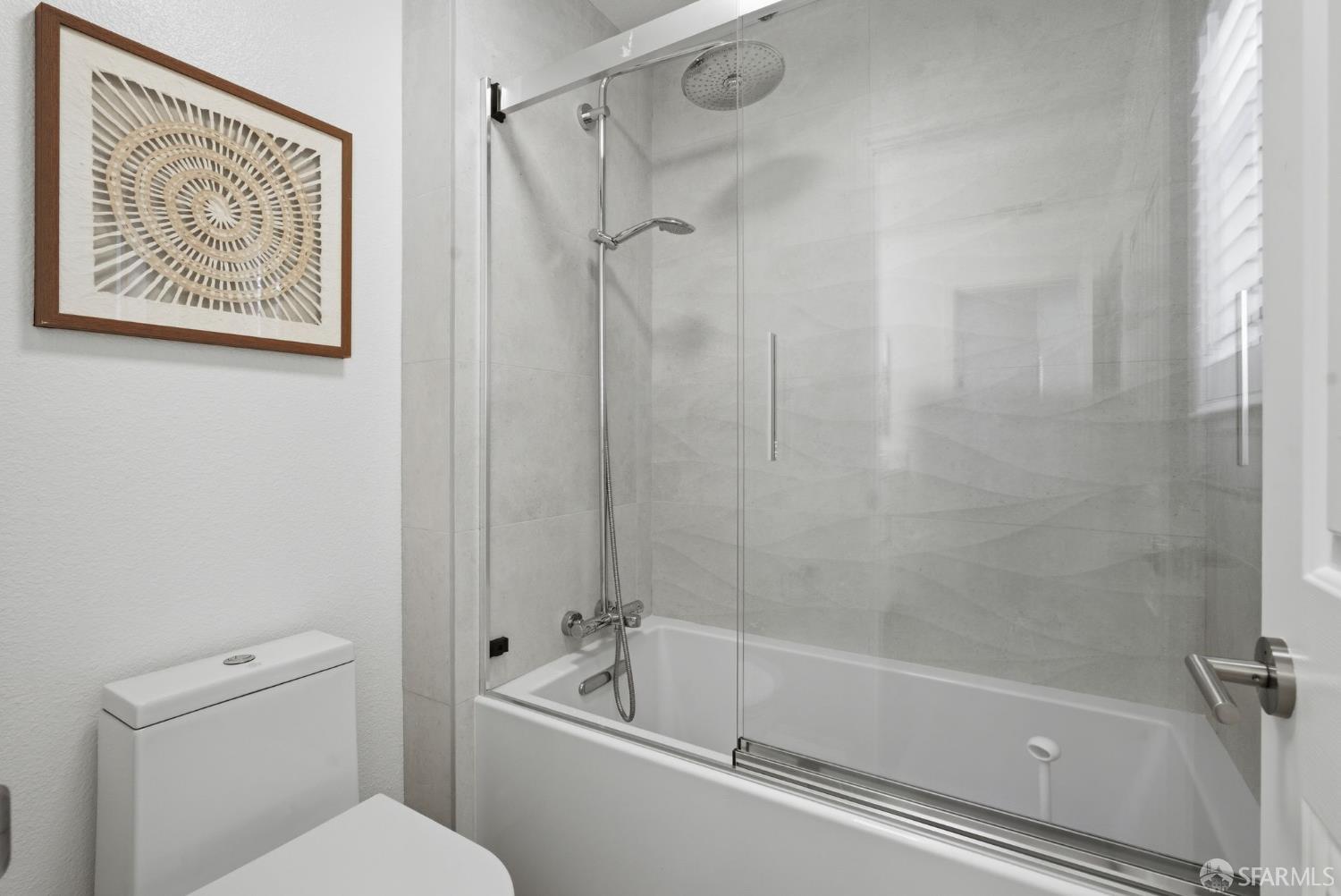 Detail Gallery Image 33 of 62 For 2624 Carlmont Dr, Belmont,  CA 94002 - 3 Beds | 2/1 Baths