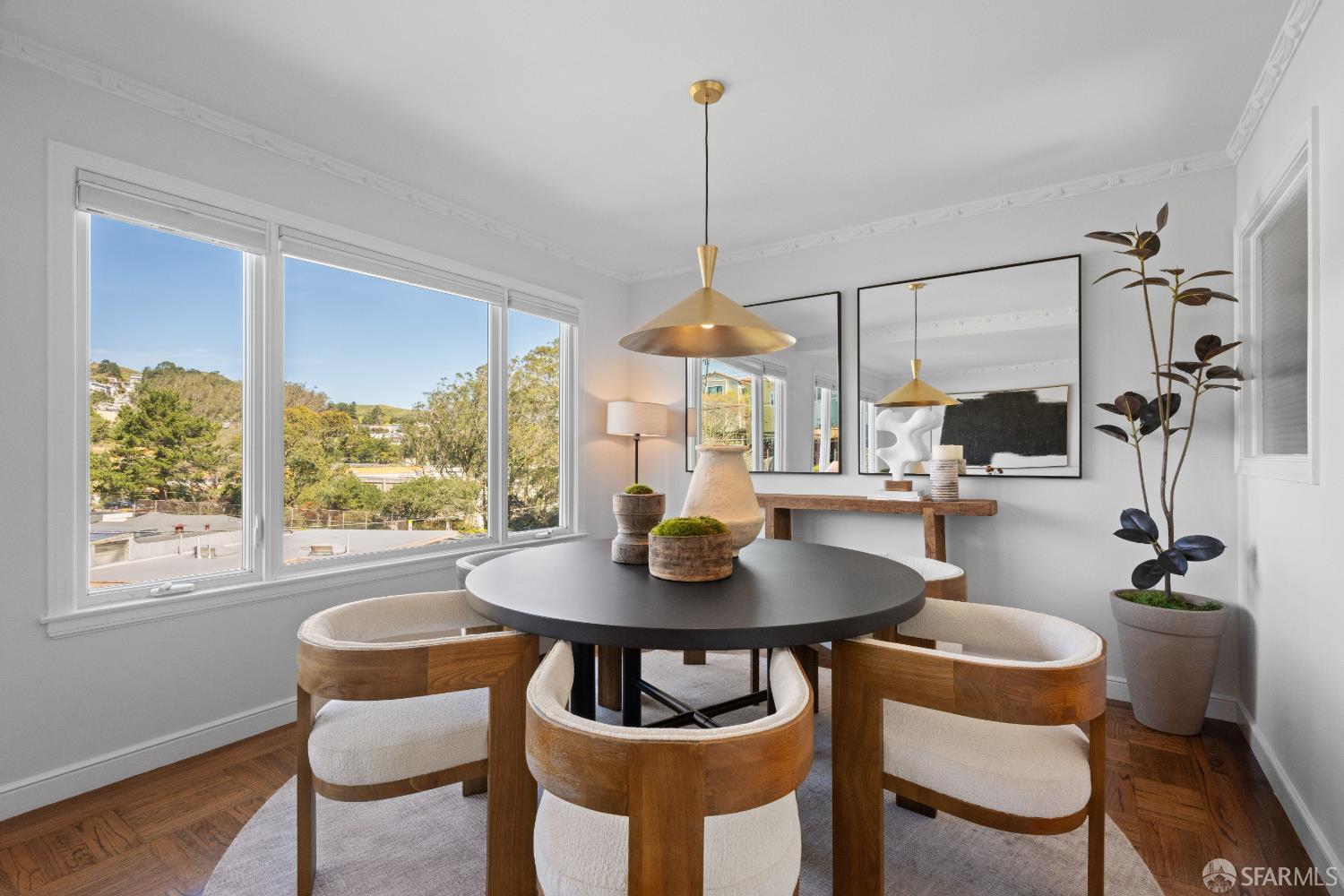 Detail Gallery Image 6 of 22 For 223 Evelyn Way, San Francisco,  CA 94127 - 3 Beds | 2 Baths