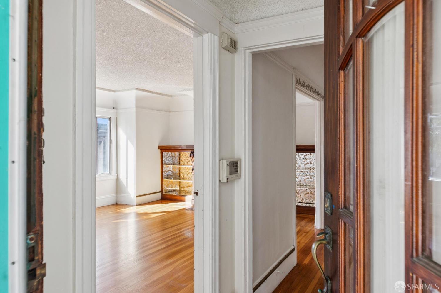 Detail Gallery Image 3 of 35 For 463 Templeton Ave, Daly City,  CA 94014 - 2 Beds | 1 Baths