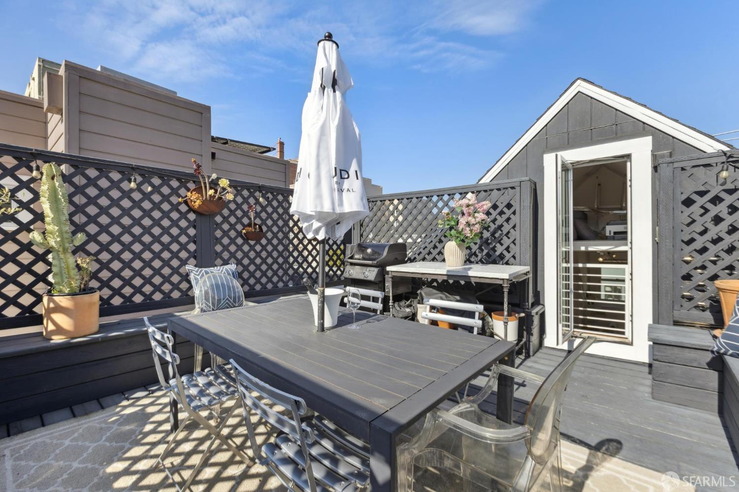 Detail Gallery Image 9 of 57 For 2217 Pacific Ave #4,  San Francisco,  CA 94115 - 2 Beds | 1 Baths