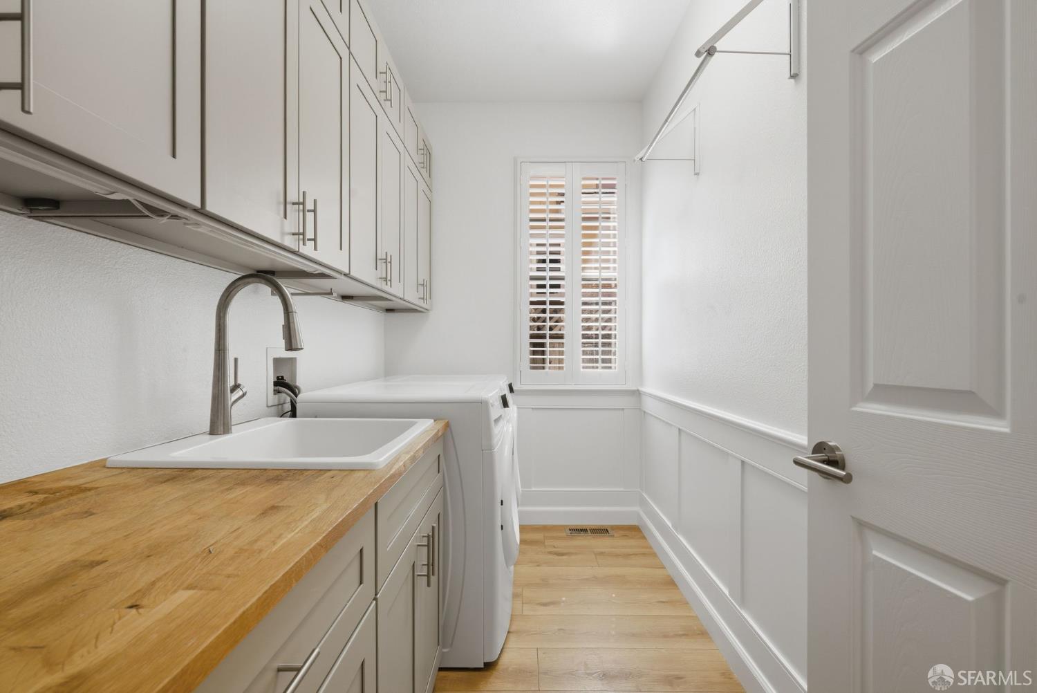 Detail Gallery Image 35 of 62 For 2624 Carlmont Dr, Belmont,  CA 94002 - 3 Beds | 2/1 Baths