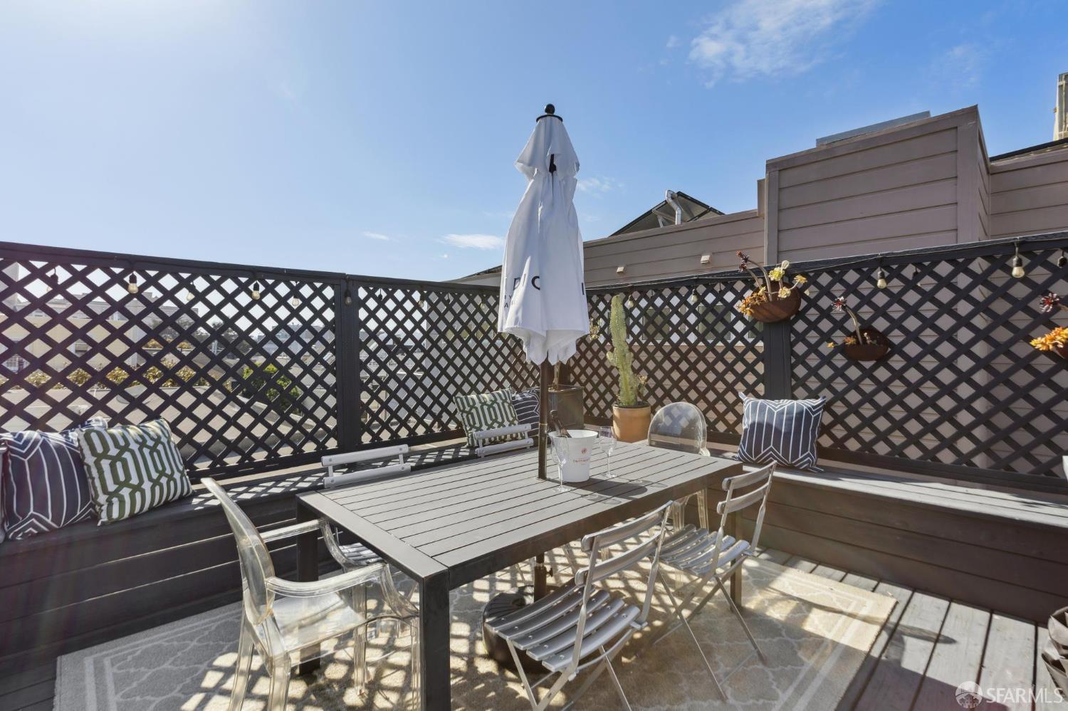 Detail Gallery Image 43 of 57 For 2217 Pacific Ave #4,  San Francisco,  CA 94115 - 2 Beds | 1 Baths