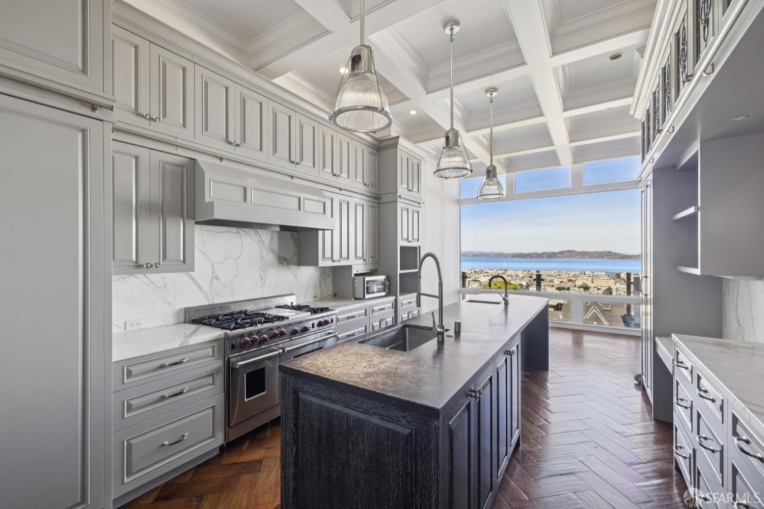 Detail Gallery Image 16 of 98 For 2336 Broadway St, San Francisco,  CA 94115 - 6 Beds | 6/1 Baths