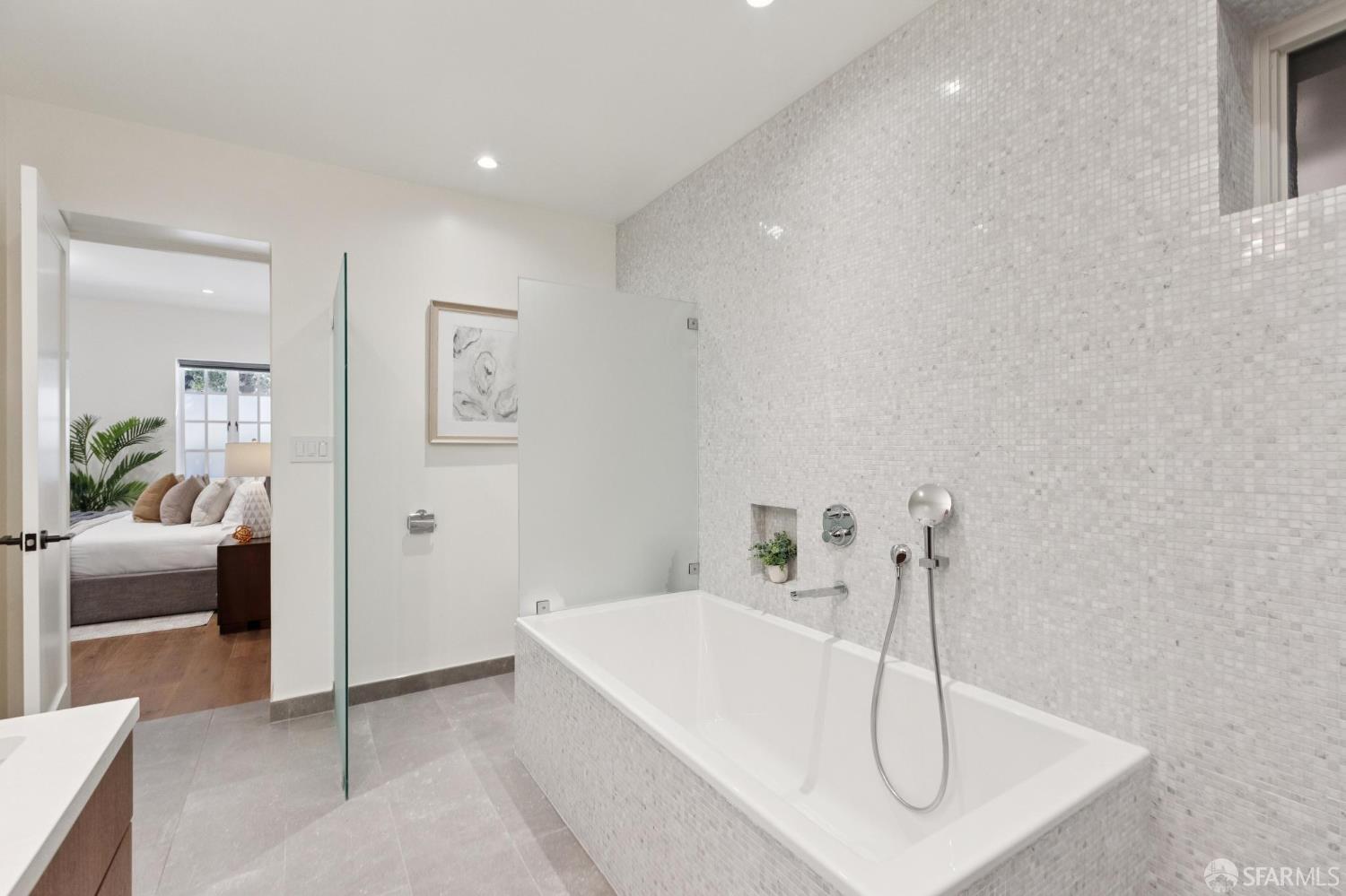 Detail Gallery Image 26 of 42 For 1830 Jackson St #I,  San Francisco,  CA 94109 - 2 Beds | 2 Baths