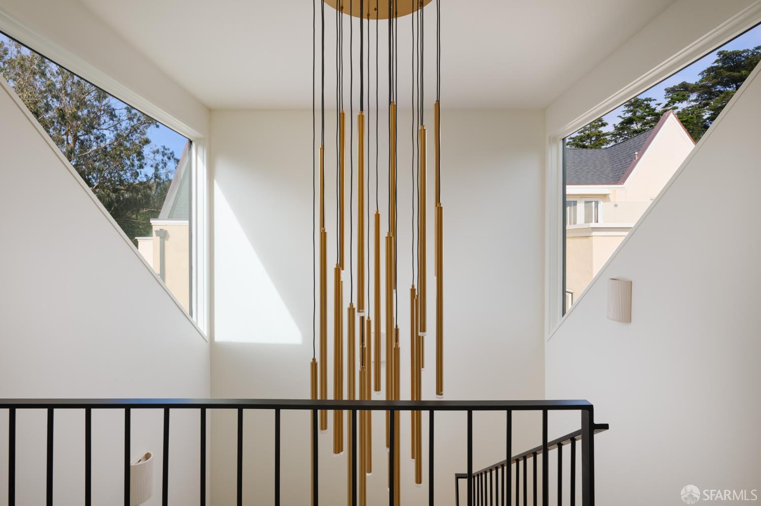 Detail Gallery Image 19 of 37 For 10 5th Ave, San Francisco,  CA 94118 - 7 Beds | 4/2 Baths