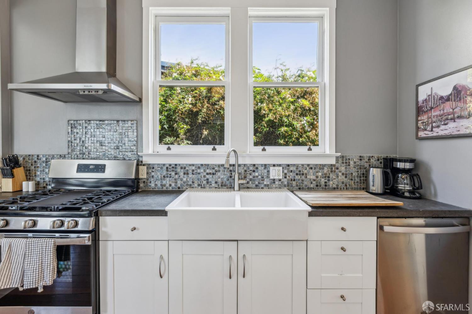 Detail Gallery Image 9 of 46 For 102 Santa Marina St, San Francisco,  CA 94110 - 4 Beds | 3 Baths