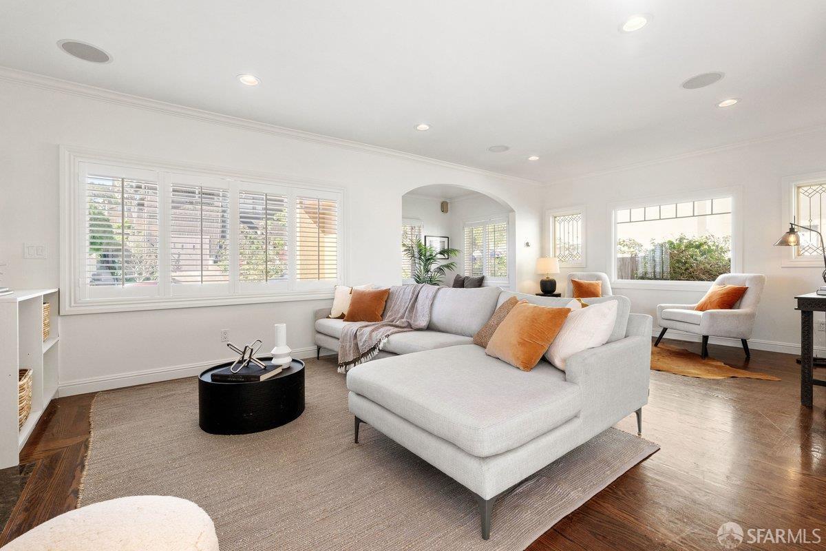 Detail Gallery Image 10 of 67 For 840 Faxon Ave, San Francisco,  CA 94112 - 4 Beds | 3/1 Baths