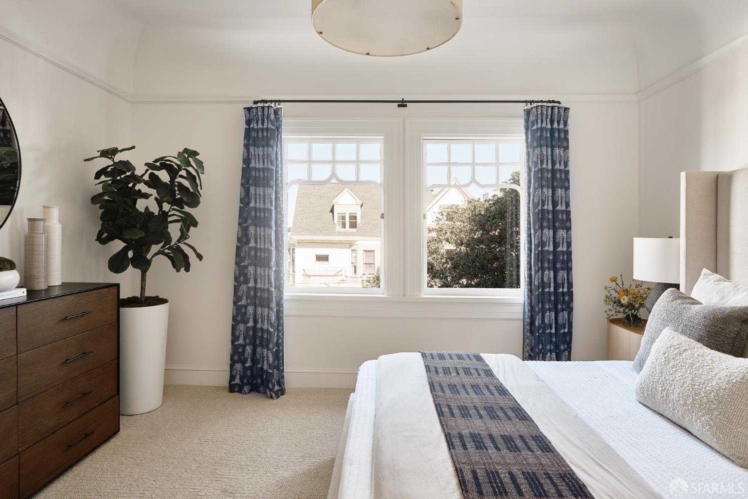 Detail Gallery Image 27 of 41 For 241 Frederick St, San Francisco,  CA 94117 - 5 Beds | 3/1 Baths