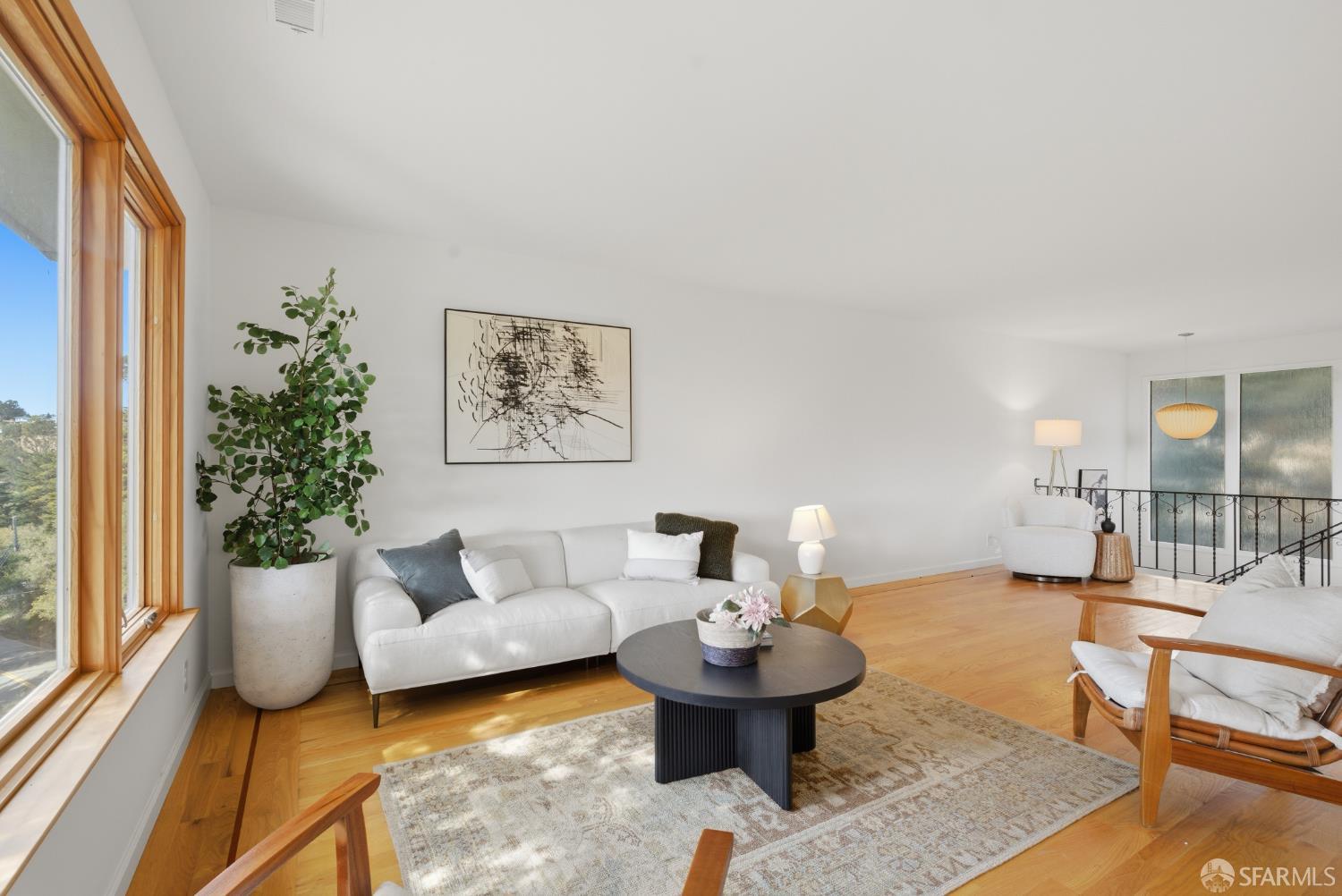 Detail Gallery Image 10 of 85 For 8440 Skyline Blvd, Oakland,  CA 94611 - 5 Beds | 3/1 Baths