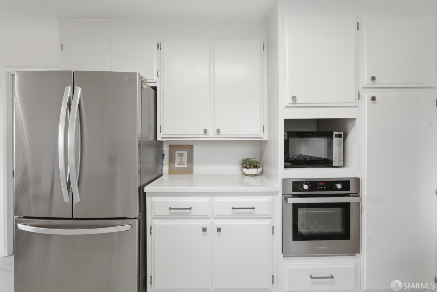 Detail Gallery Image 34 of 85 For 8440 Skyline Blvd, Oakland,  CA 94611 - 5 Beds | 3/1 Baths