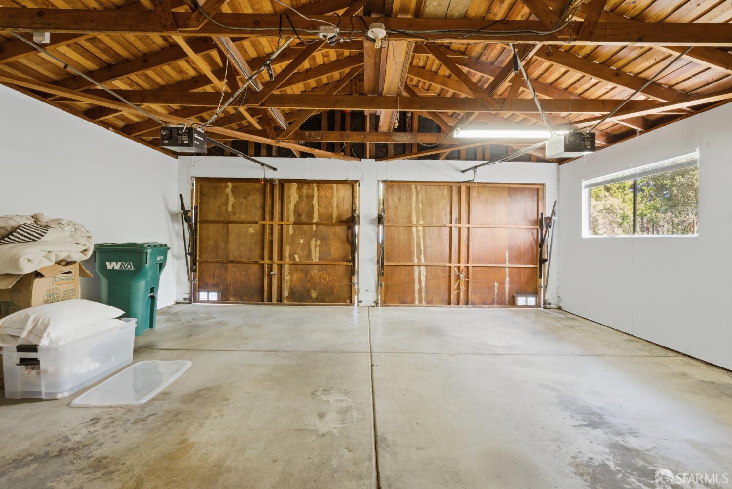 Detail Gallery Image 60 of 85 For 8440 Skyline Blvd, Oakland,  CA 94611 - 5 Beds | 3/1 Baths