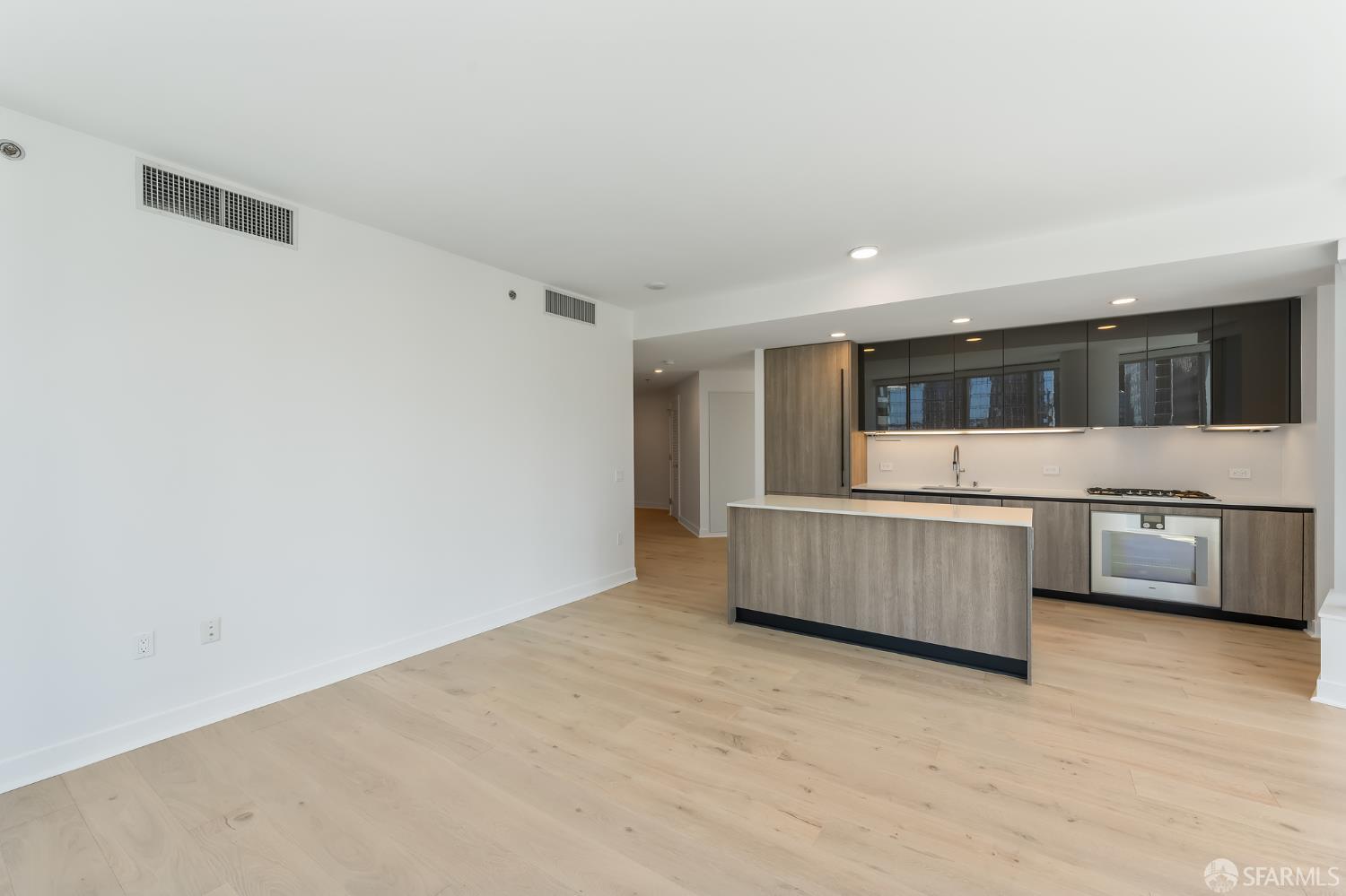 Detail Gallery Image 11 of 51 For 201 Folsom St 8a,  San Francisco,  CA 94105 - 2 Beds | 2 Baths