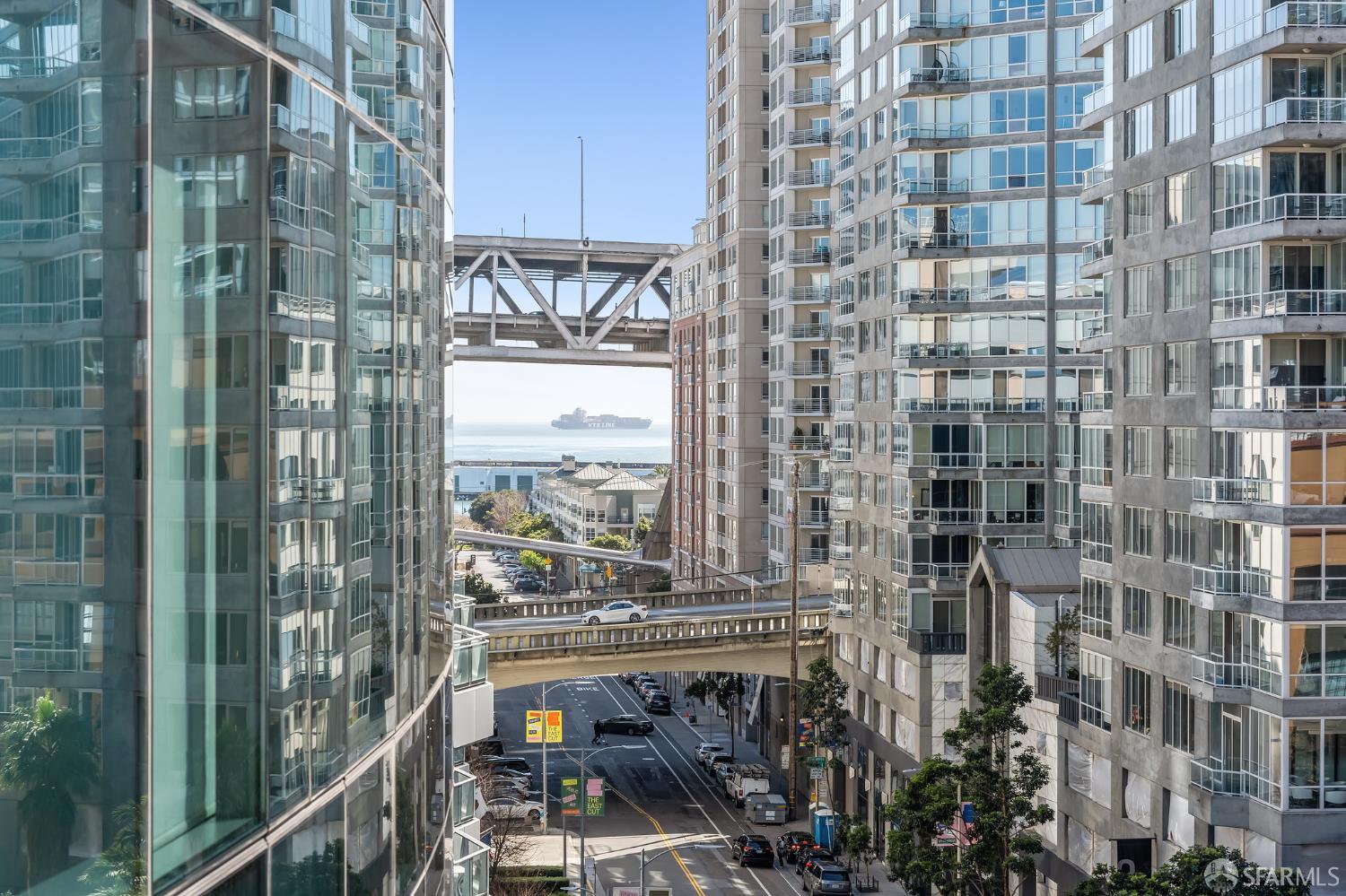 Detail Gallery Image 10 of 51 For 201 Folsom St 8a,  San Francisco,  CA 94105 - 2 Beds | 2 Baths