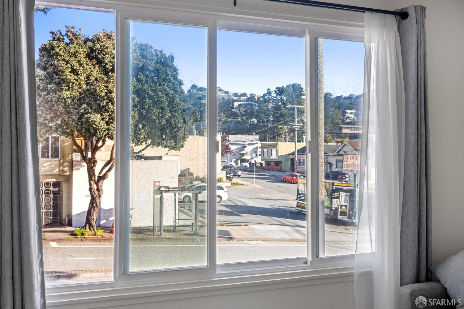 Detail Gallery Image 6 of 23 For 619 Monterey Blvd, San Francisco,  CA 94127 - – Beds | – Baths